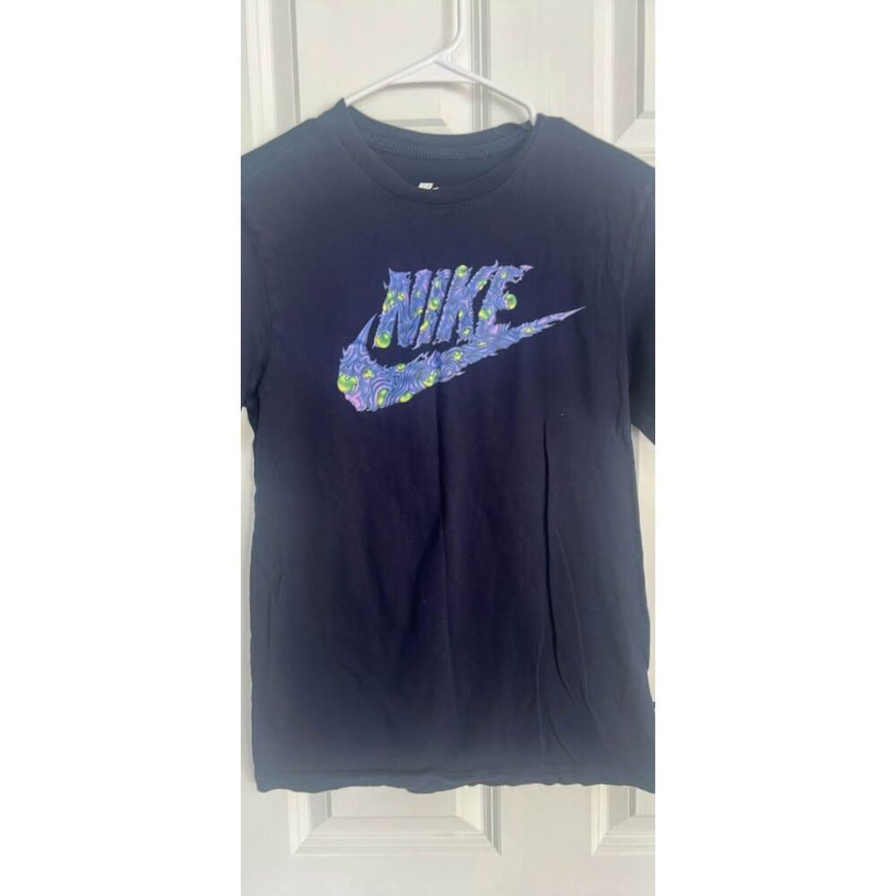 XS Nike tee